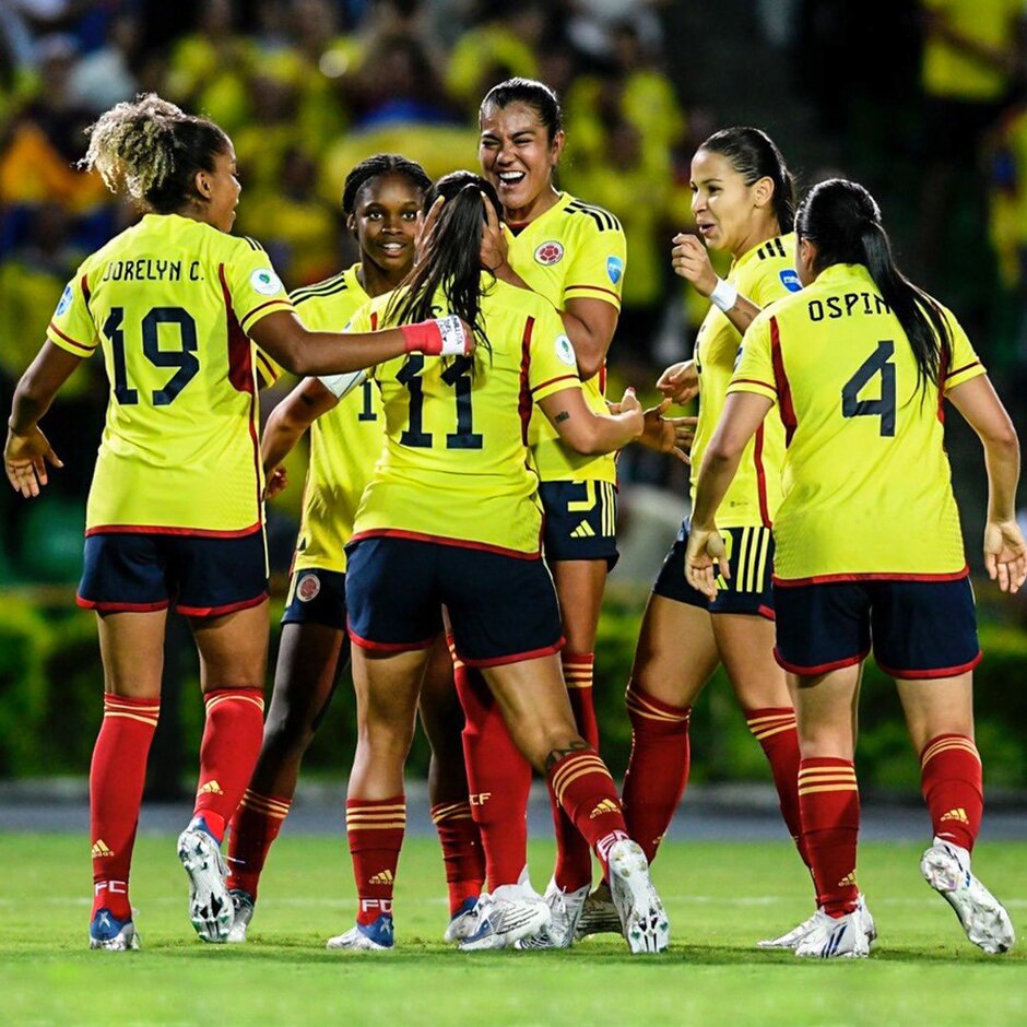 En cuanto al equipo femenino colombiano gana